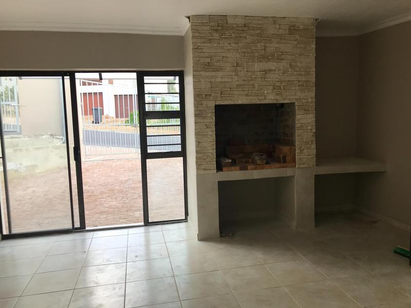 To Let 1 Bedroom Property for Rent in Ruwari Western Cape